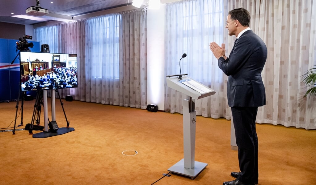 Minister-president Mark Rutte spreekt het Oekraïense parlement op 12 mei toe via een videoverbinding, op verzoek van premier Zelensky.  (beeld anp / Sem van der Wal)