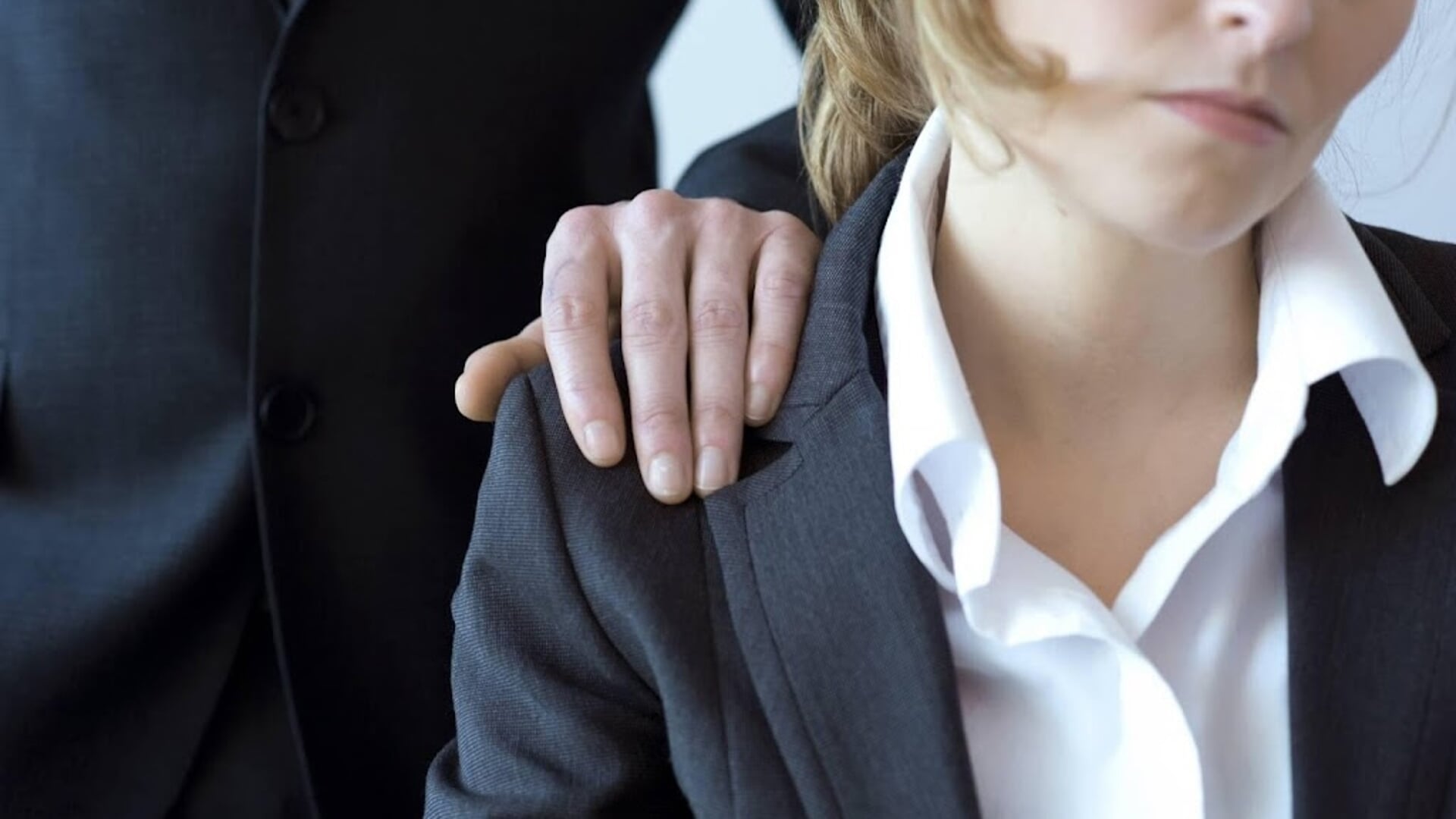 Roest mag zijn beroep als psycholoog niet meer uitoefenen vanwege grensoverschrijdend gedrag.