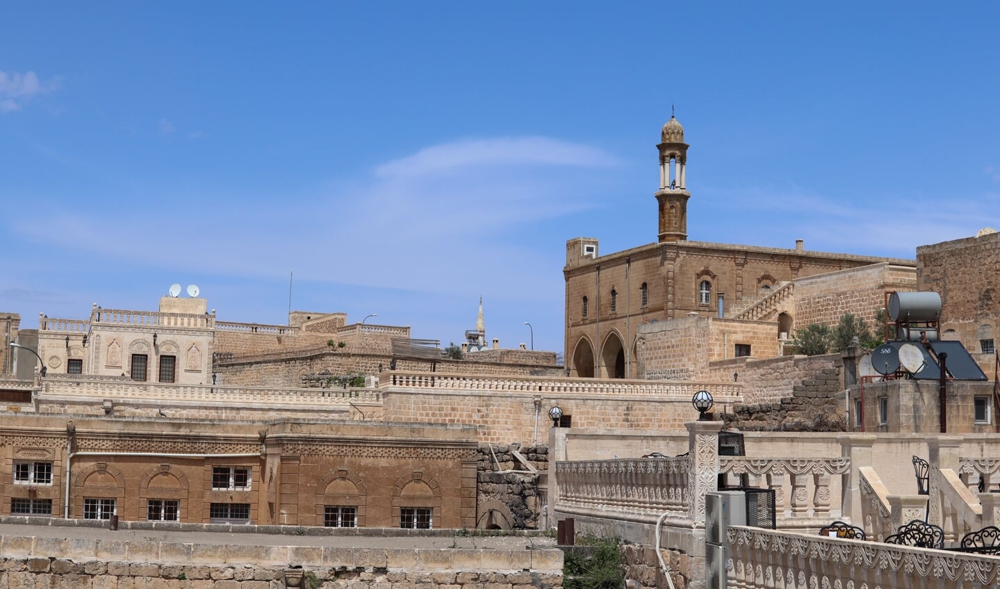 Er zijn nog zeven andere kerken in het kleine historische centrum van Midyat, allemaal Assyrisch. 