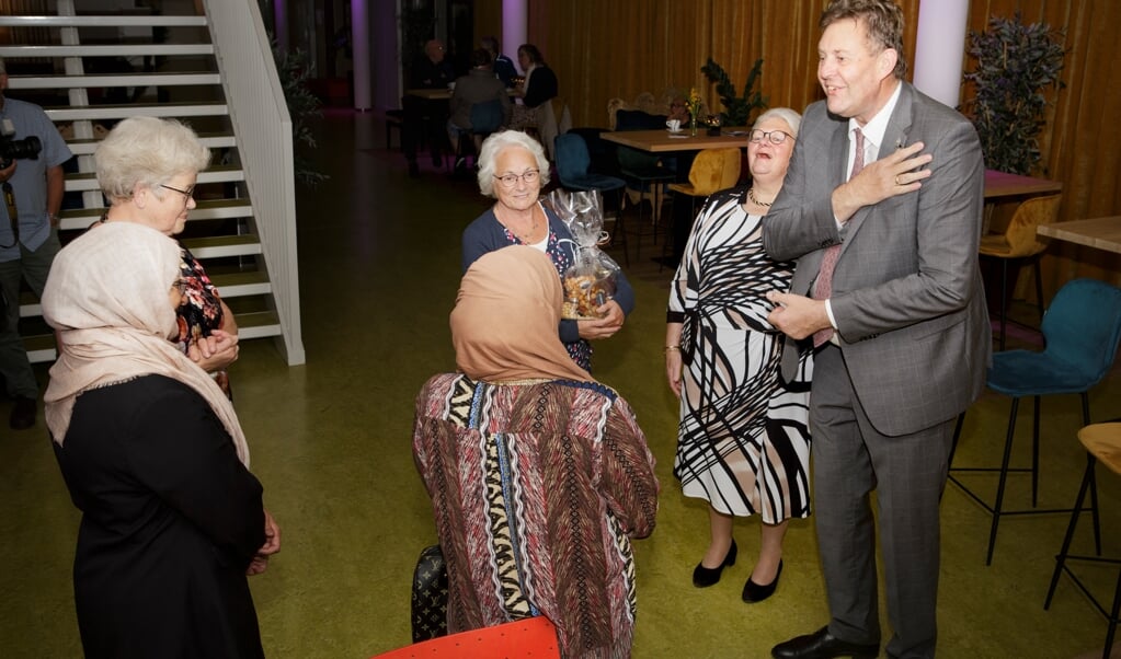 Burgemeester van Nunspeet Breunis van de Weerd neemt afscheid. Hij kwam in opspraak nadat hij burgers adviseerde zich te laten vaccineren terwijl hij dit uit religieuze overwegingen zelf niet had gedaan. (beeld Pauline Niks)
