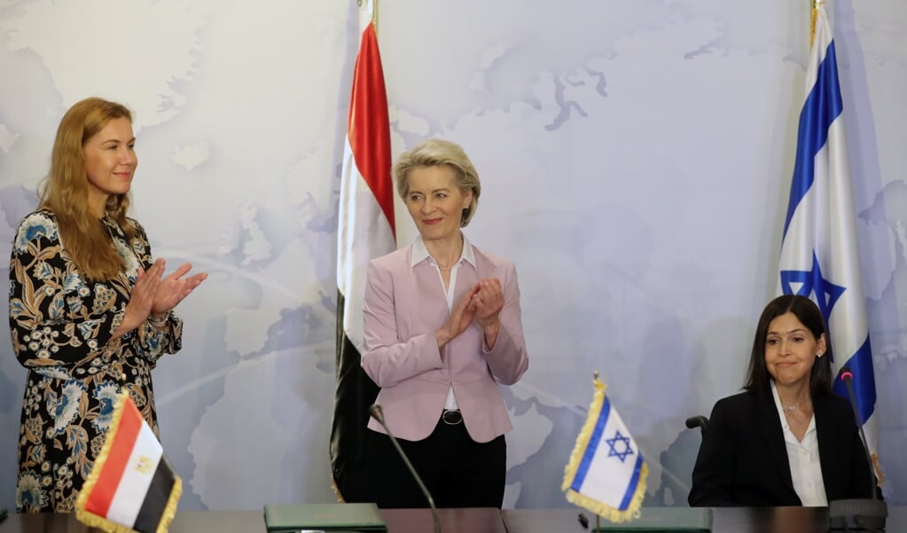 Egypte, de EU en Israël hebben op 15 juni een overeenkomst ondertekend over de export van aardgas van Israël naar Europa via Egypte.  (beeld Epa/khaled Elfiqi)