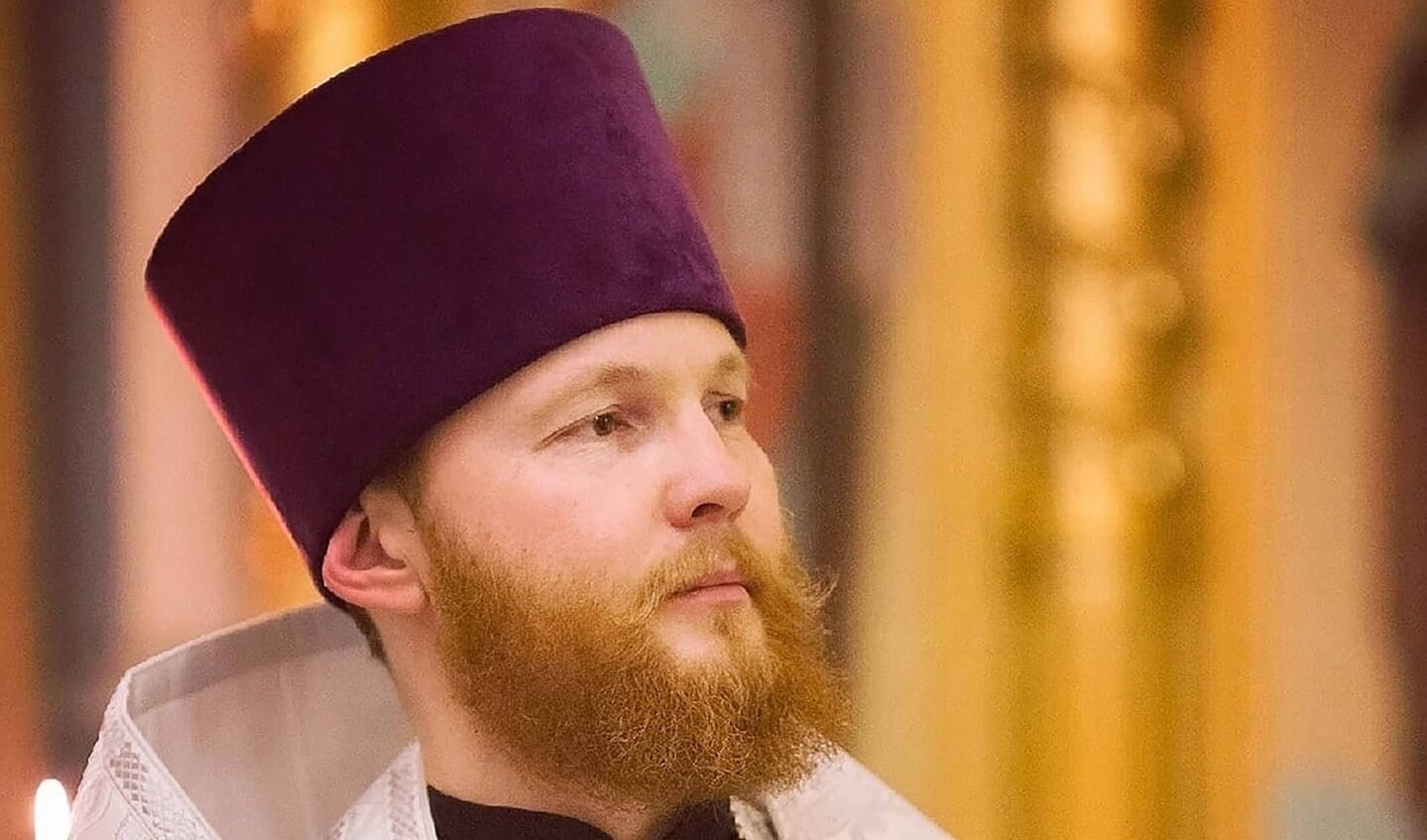 Vader Georgi (35) is een Russische priester die kritisch was op Poetin. Inmiddels is hij pakketbezorger in Polen.