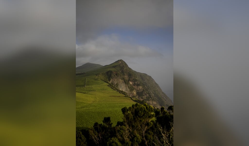 De winterregens boven de Azoren nemen af.  (beeld afp / Patricia de Melo Moreira)