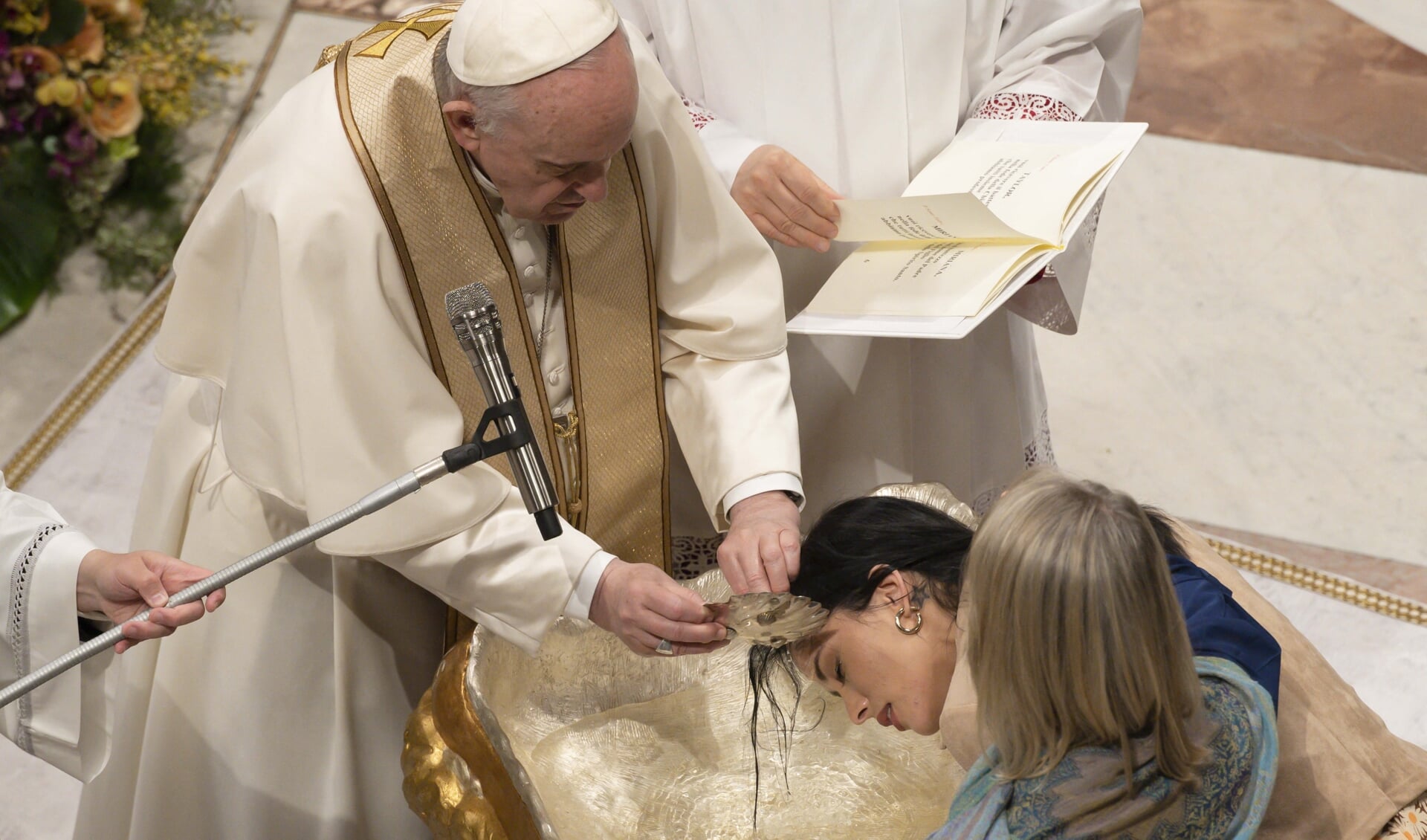De doop is de uitbeelding van dat men zijn oude leven heeft afgelegd.