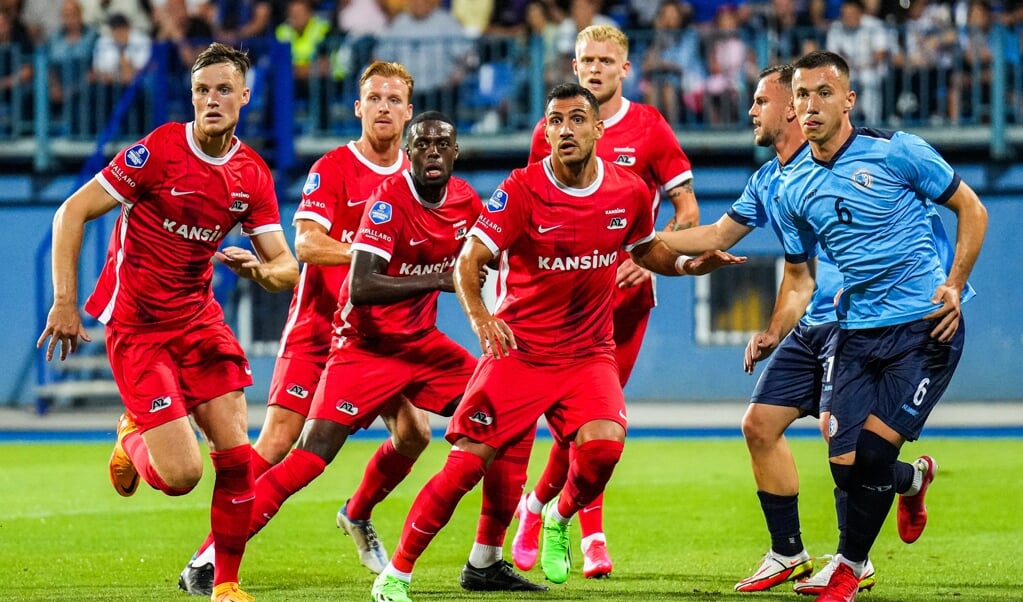 De Alkmaarse voetbalclub AZ wordt gesponsord door het online gokplatform Kansino. (beeld anp / Ed van de Pol)