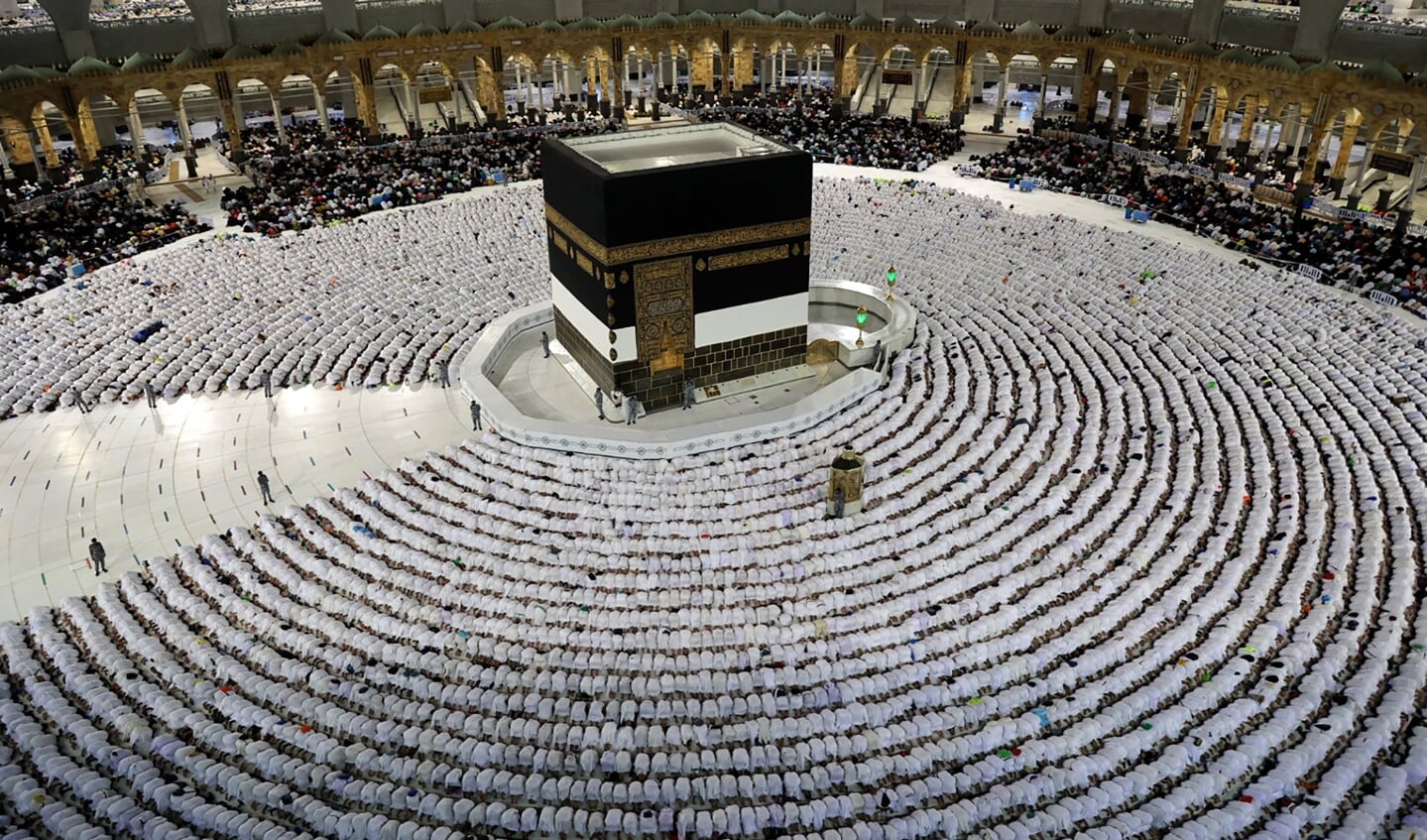 2022-07-05 19:18:24 Muslim worshippers pray around the Kaaba at the Grand Mosque in Saudi Arabia's holy city of Mecca on July 5, 2022. One million people, including 850,000 from abroad, are allowed to participate in this year's hajj -- a key pillar of Islam that all able-bodied Muslims with the means are required to perform at least once -- after two years of drastically curtailed numbers due to the coronavirus pandemic.
AFP
