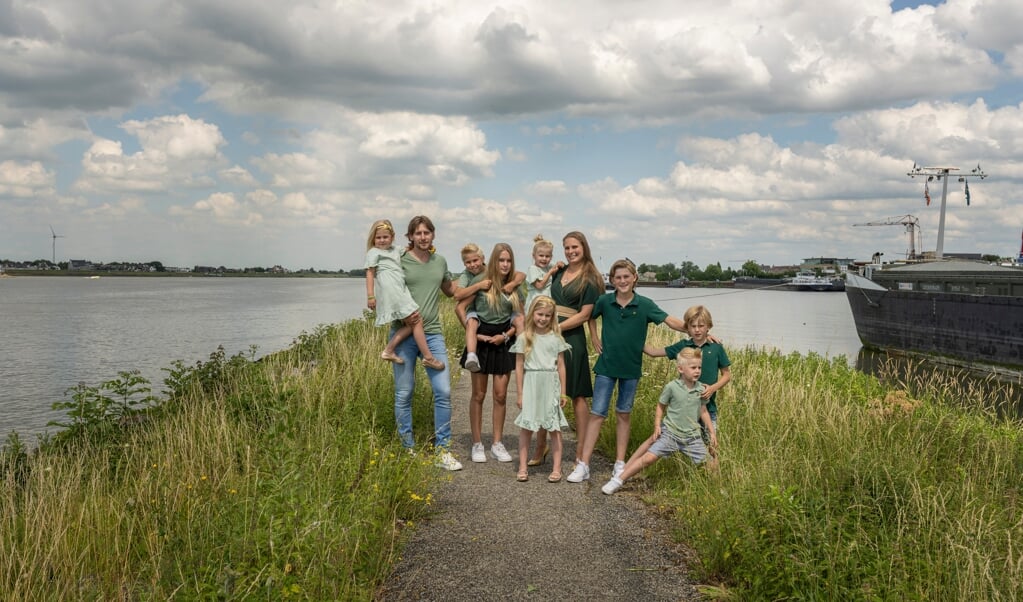 Familie Zeldenrust uit Brabant is dit jaar voor het eerst te zien bij de populaire tv-serie 'Een huis vol'.  (beeld KRO-NCRV)
