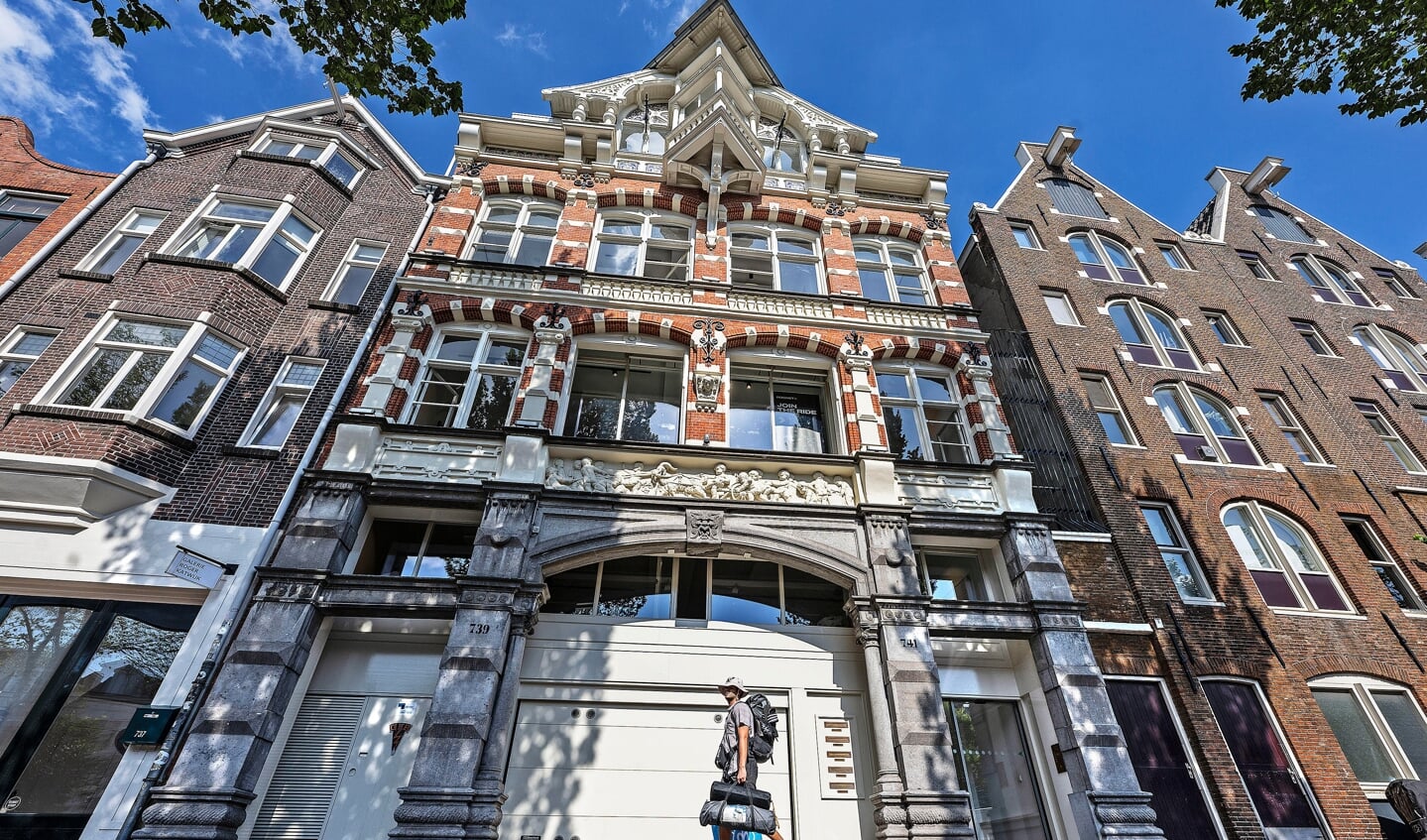 De familie Smitt woonde aan de Prinsengracht tegenover de Leidsekruisstraat. Het precieze huisnummer konden de onderzoekers niet achterhalen.