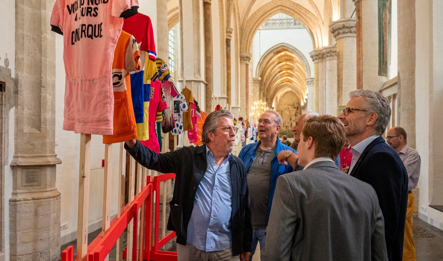 De tentoonstelling Koerstrui in de kerk in de Grote Kerk Breda.
