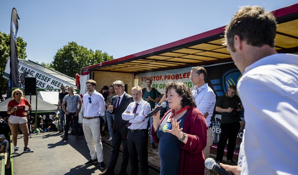 Caroline van der Plas (BBB) tijdens het boerenprotest in Stroe in juni. (beeld anp / Sem van der Wal)