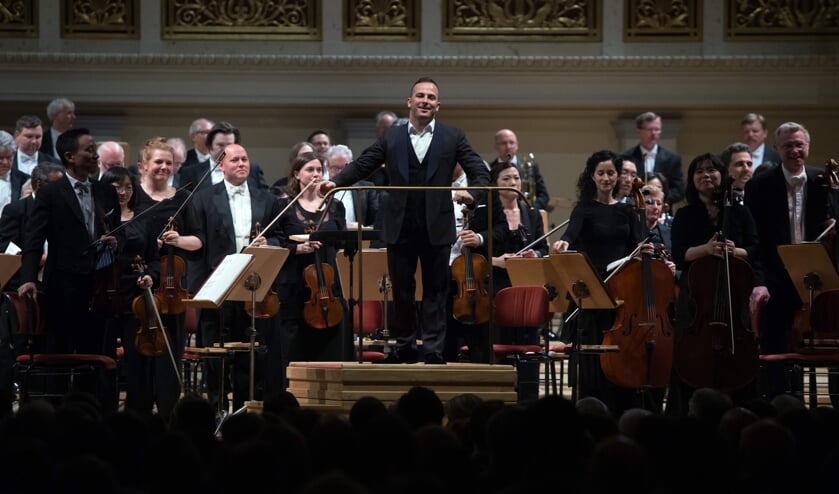 De Frans-Canadese dirigent Yannick Nezet-Seguin tijdens een optreden van het Philadelphia Orchestra in het Konzerthaus Berlin, 2015.
