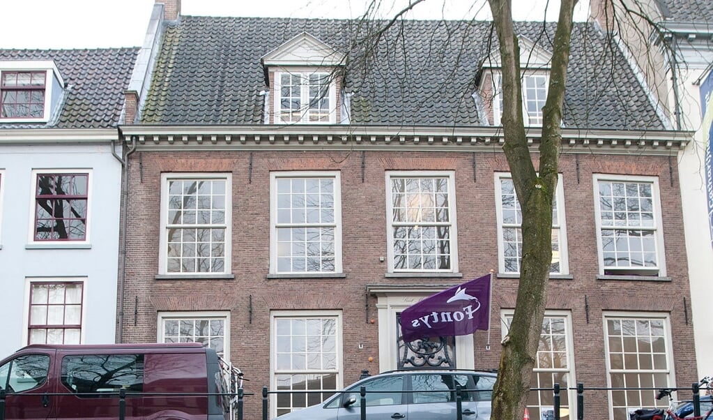 Het St. Martinushuis aan de Utrechtse Nieuwegracht 65, waar de Fontys-opleidingen theologie en docent godsdienst zijn gehuisvest. (beeld wikipedia)
