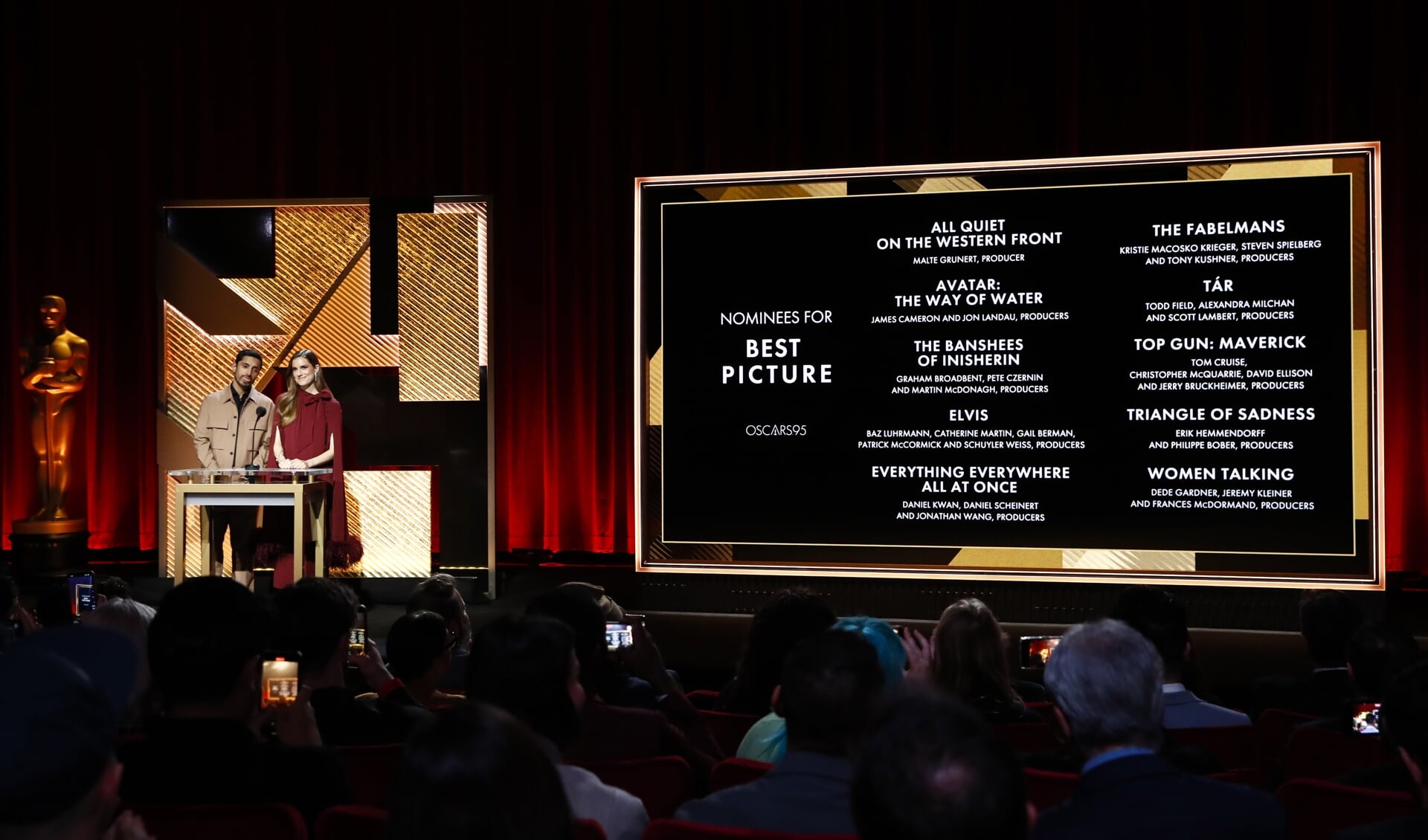Riz Ahmed (l.) en Allison Williams maken de nominaties voor de Oscars bekend. De uitreiking vindt plaats op 12 maart.