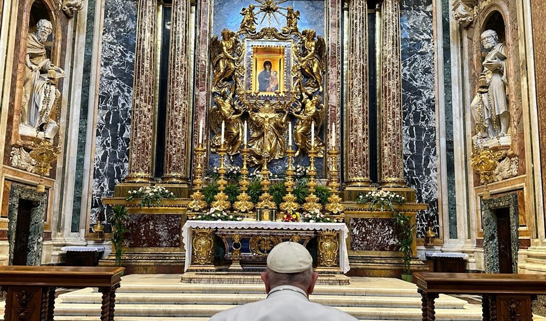 Maandagmiddag ging paus Franciscus naar de basiliek Santa Maria Maggiore in Rome om te bidden voor zijn reis naar de Democratische Republiek Congo en Zuid-Soedan die dinsdag begint.