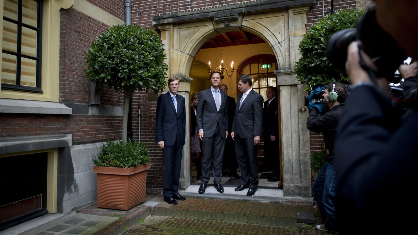 De Vorige Machtswisseling, Oktober 2010: Richard Van Zwol, Secretaris ...