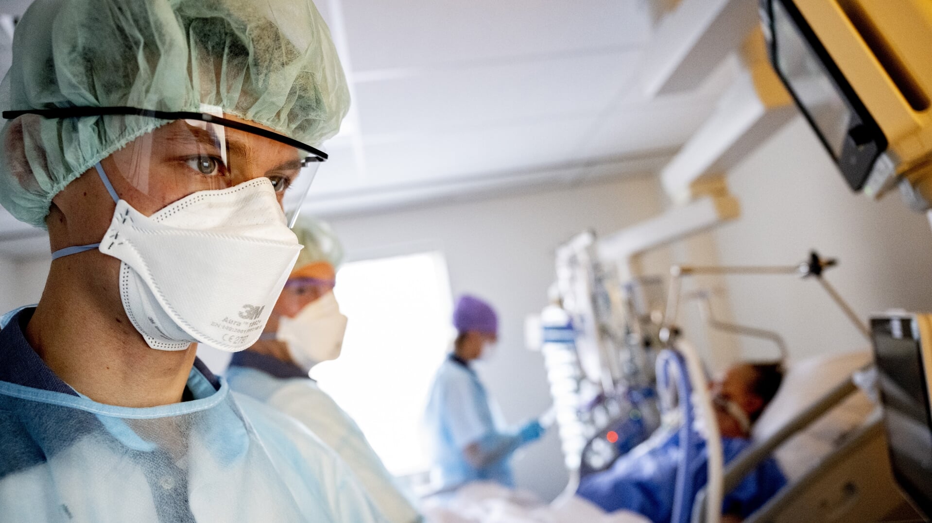 Wouter van der Horst, woordvoerder van de Nederlandse Vereniging van Ziekenhuizen (NVZ) ergert zich aan verpleegkundigen die zelfstandig aan de slag gaan. 'Solidair naar hun mede-verpleegkundigen is het zeker niet.'