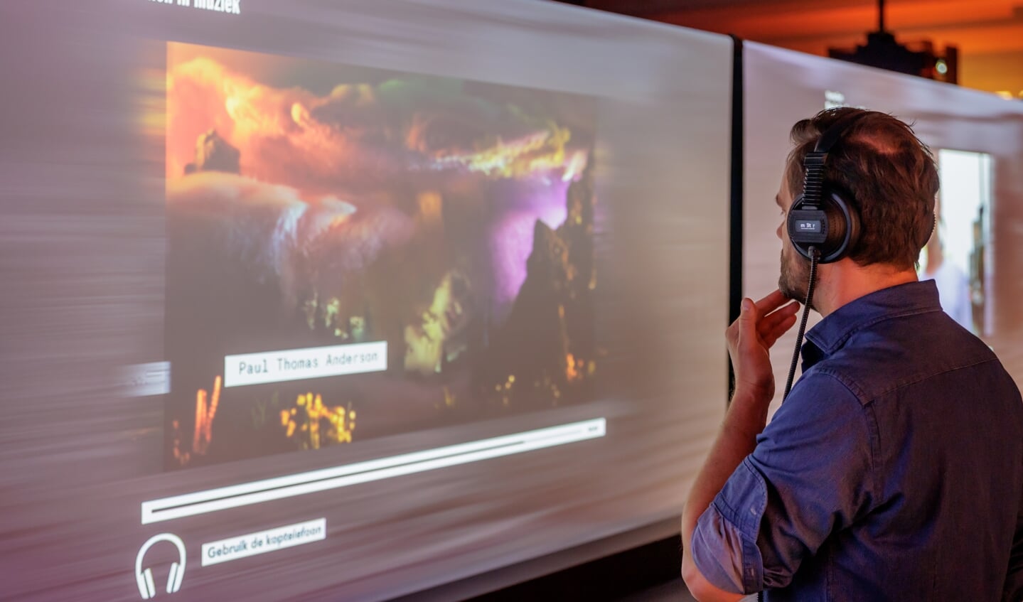 Het Mediamuseum laat zien wat de invloed van muziek en cameravoering op een film zijn en bezoekers kunnen zelf een filmpje maken.