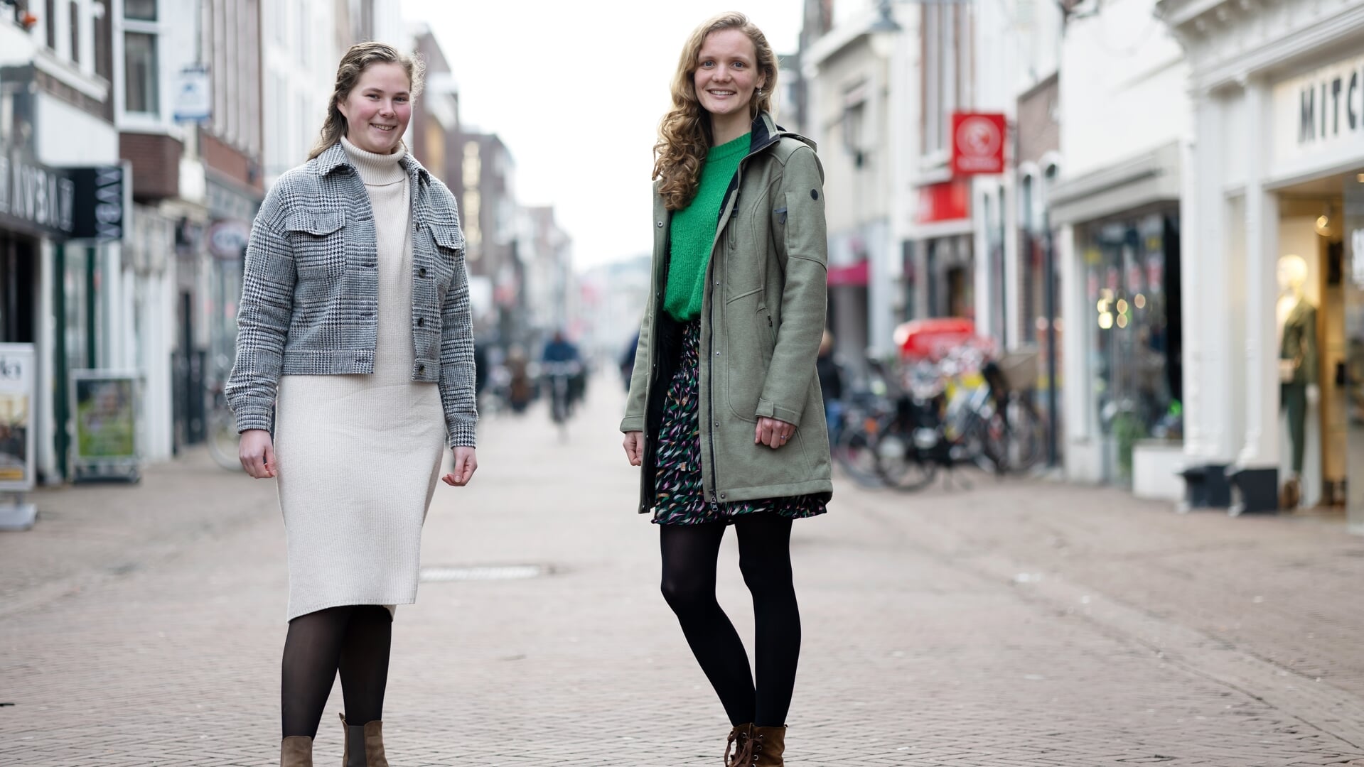 Jenneke Oudijn (links) en Lisanne Verloop: ‘Je identiteit ligt niet in je kerkverband maar in Christus’   
