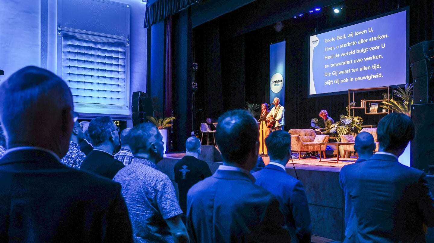 Partijcongres van de ChristenUnie in mei 2022; het Ermelose raadslid Dick Tillema verlaat de partij vanwege een 'principiële koerswijziging' die - ná toetreding tot het kabinet Rutte IV - is ingezet.