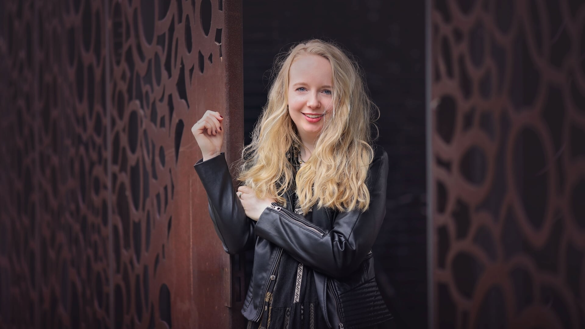 Vijf jaar geleden woonde ze nog beschermd in een woonvorm voor studenten met autisme. Nu werkt Margot van Schendel zelf als begeleider voor deze studenten.