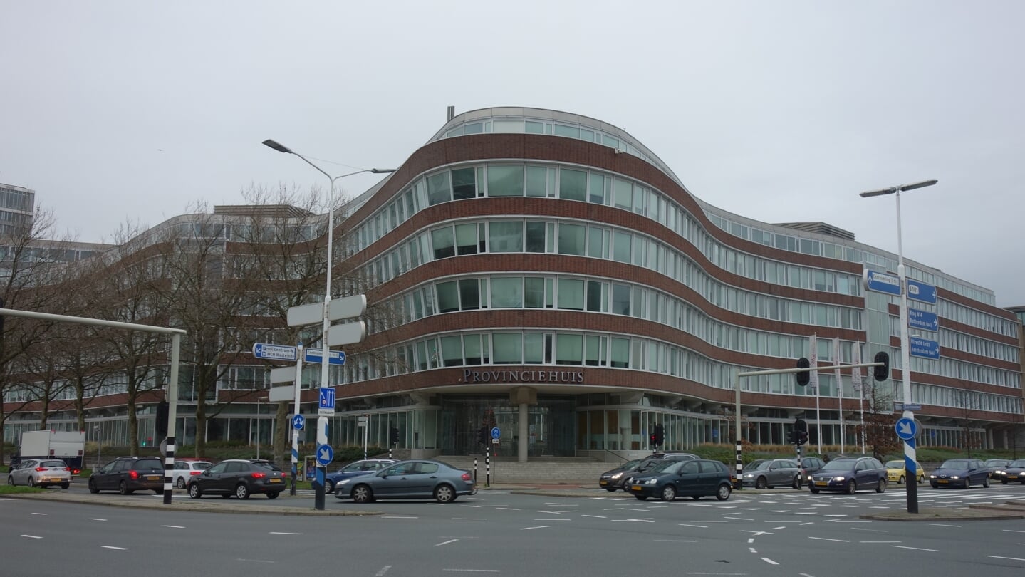 In de Haagse Dierentuin, waar nu het Provinciehuis staat, vierden NSB-boeren de komst van de lente.