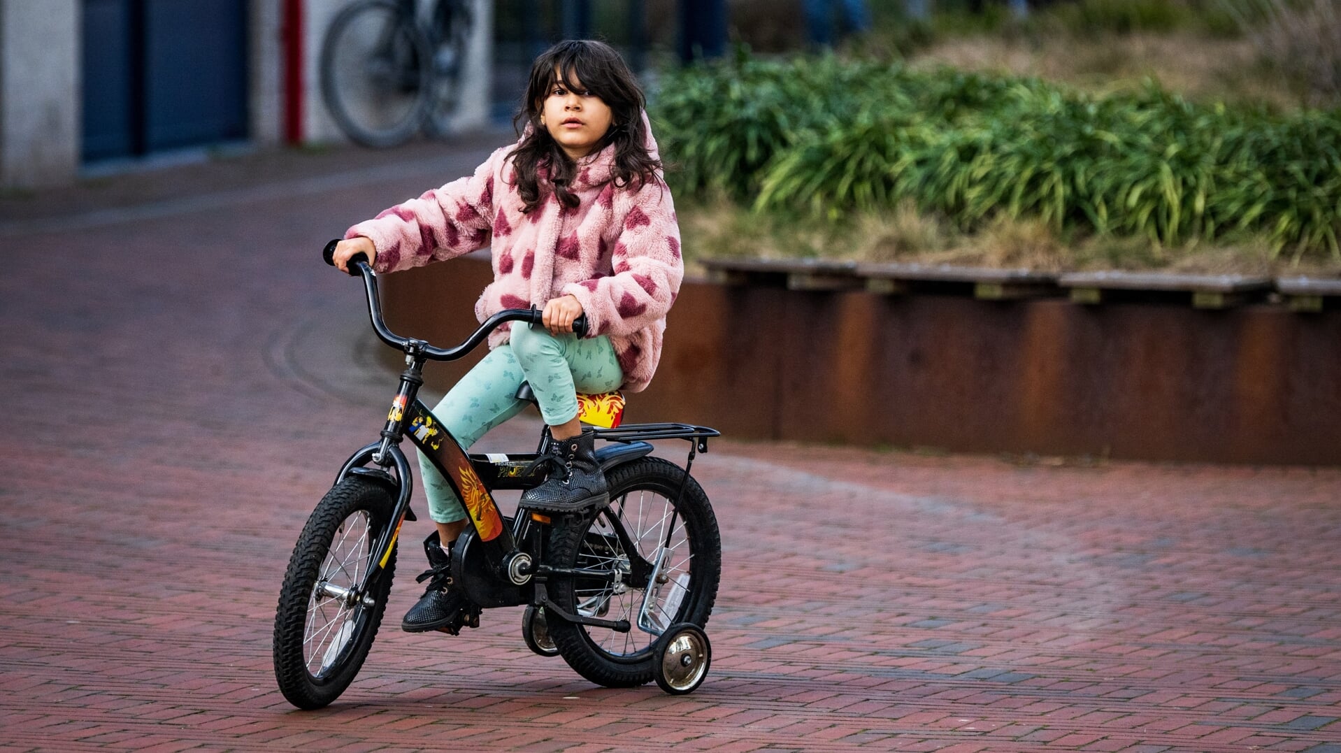 'Jonge kinderen mogen met een tracker veel eerder alleen naar een speeltuintje. Maar als ouder weet je vaak niet of je kind dat wel aankan. Als hij in paniek raakt, weet hij dan de weg naar huis?'