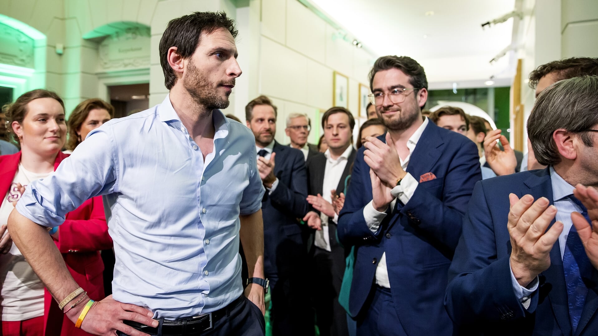 Vanzelfsprekend is het allerminst dat partijleider Wopke Hoekstra aanblijft als partijleider van de christendemocraten.