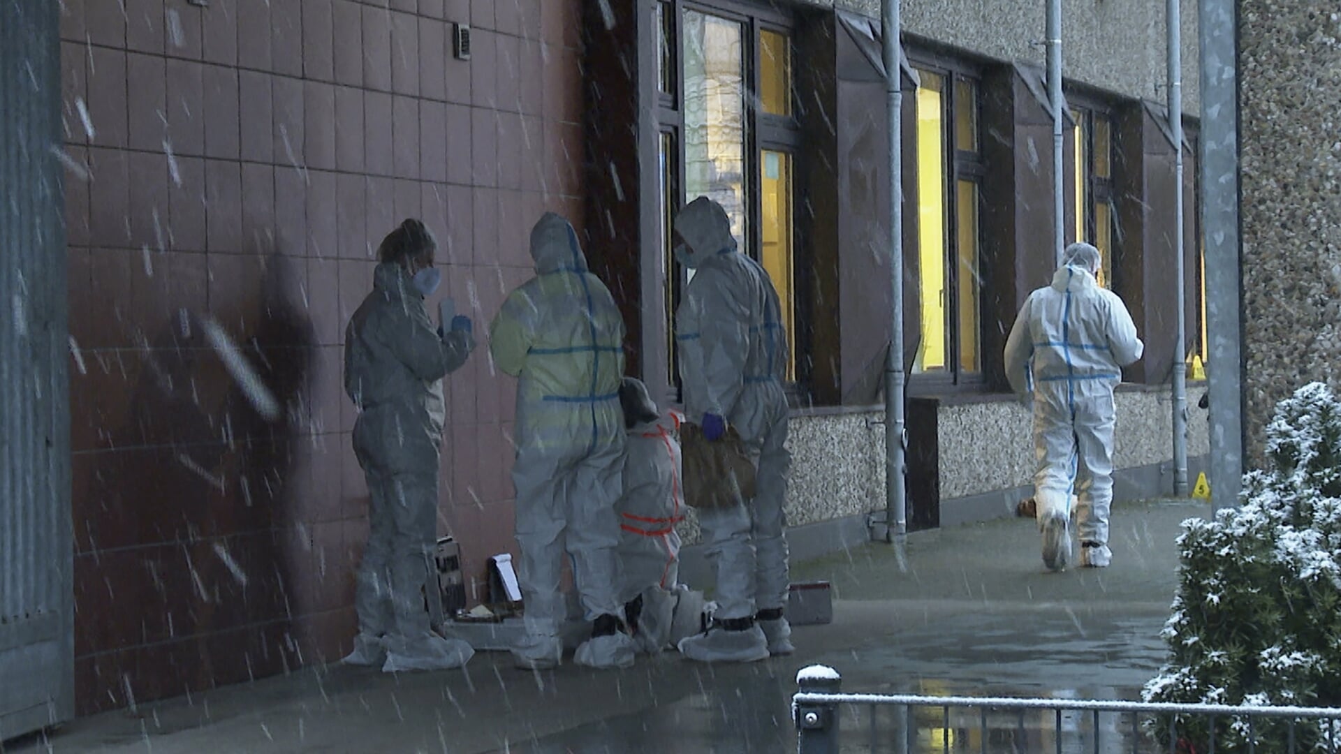 Donderdagavond verschafte de vermoedelijke dader zich met geweld toegang tot het gebouw van de Jehova’s Getuigen in Hamburg.