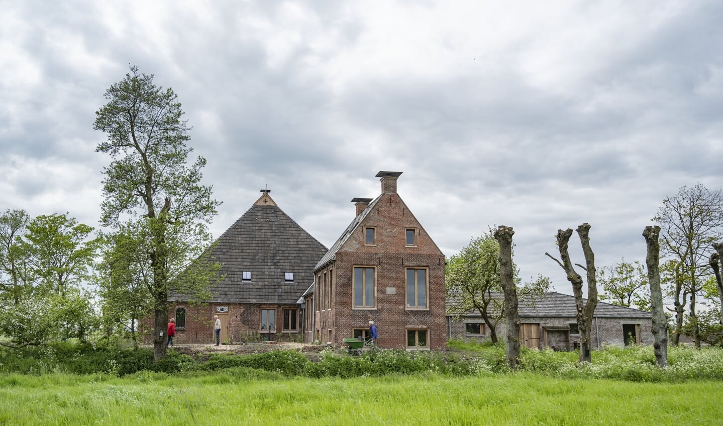 Het protestantse klooster is gehuisvest in een monumentale Friese boerderij. 