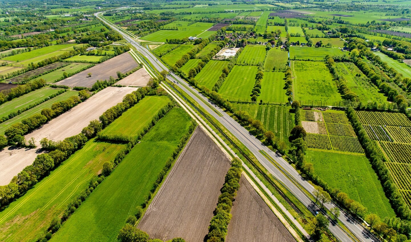 De Centrale As, een provinciale weg tussen Nijega en Dokkum.