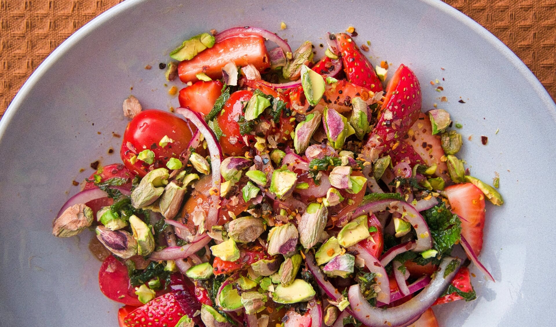 Eetrubriek Estee Strooker Tomaten-aardbeien-salade