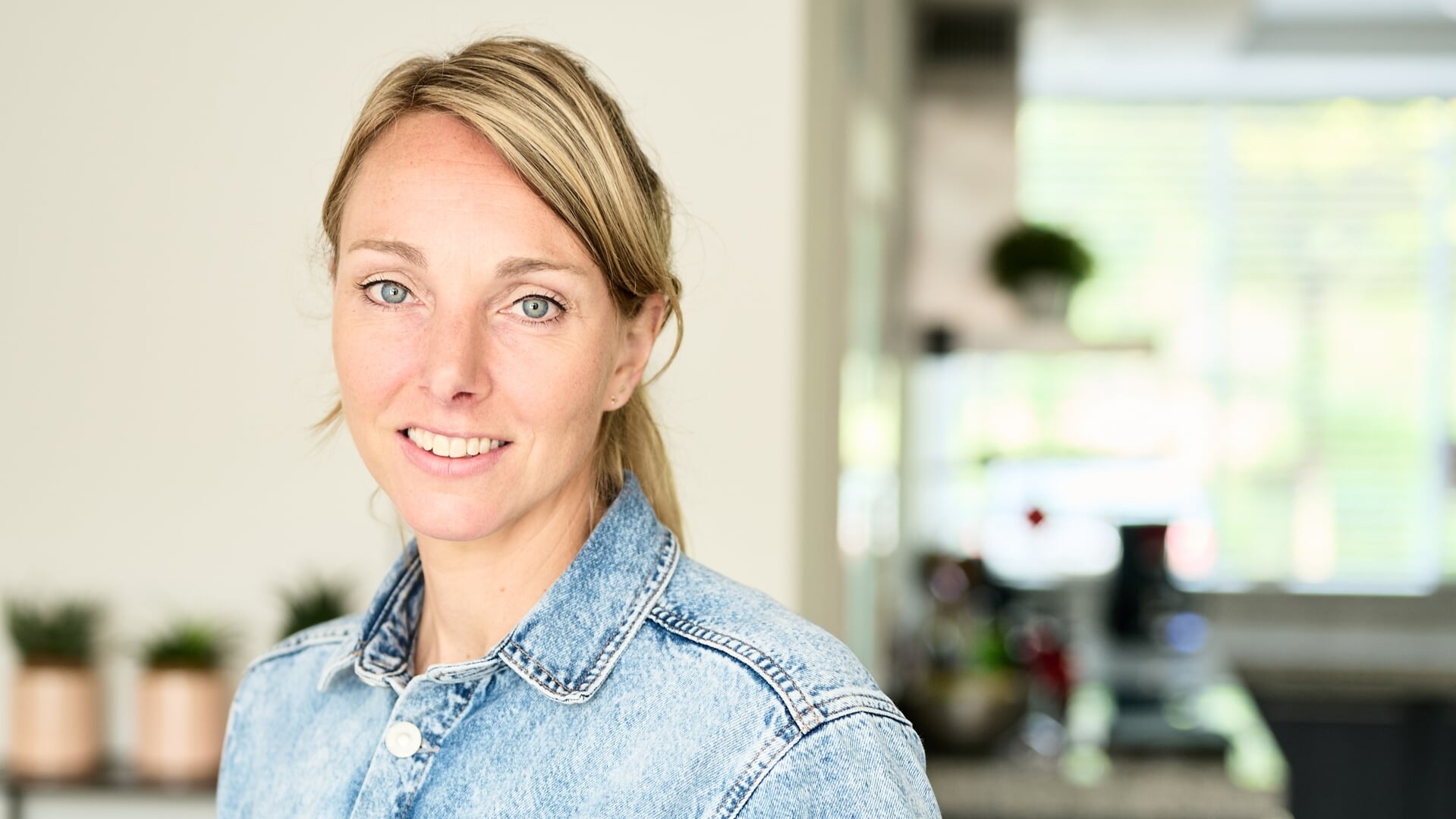 Nadine de Vos werkt voor de vrouwenbweging Arise en is de enige vrouwelijke spreker op Opwekking dit jaar. ‘Ik ben eigenlijk altijd heel verlegen geweest.’