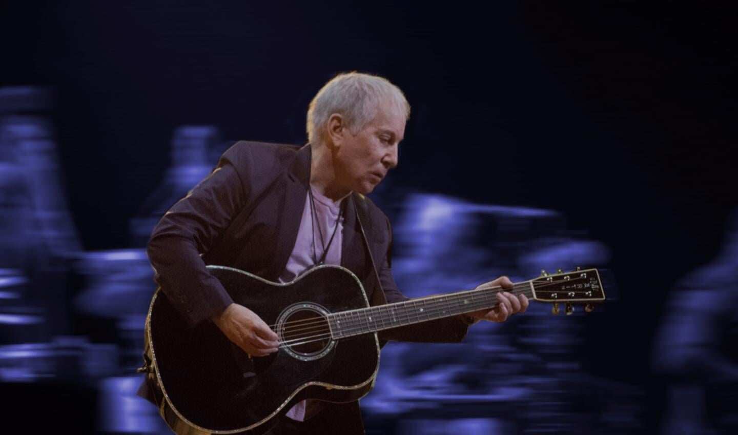 Het korte album van Paul Simon is weerbarstig.