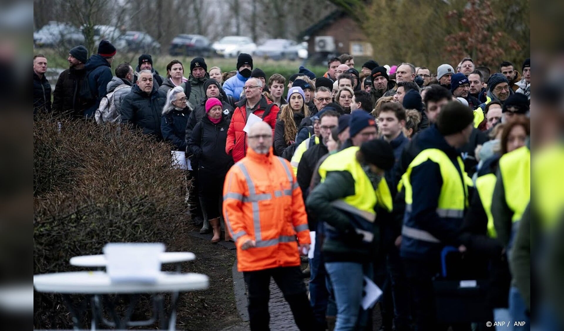 Ongeveer 1500 Mensen Helpen Met Zoeken Naar Vermiste Yoran - Nederlands ...