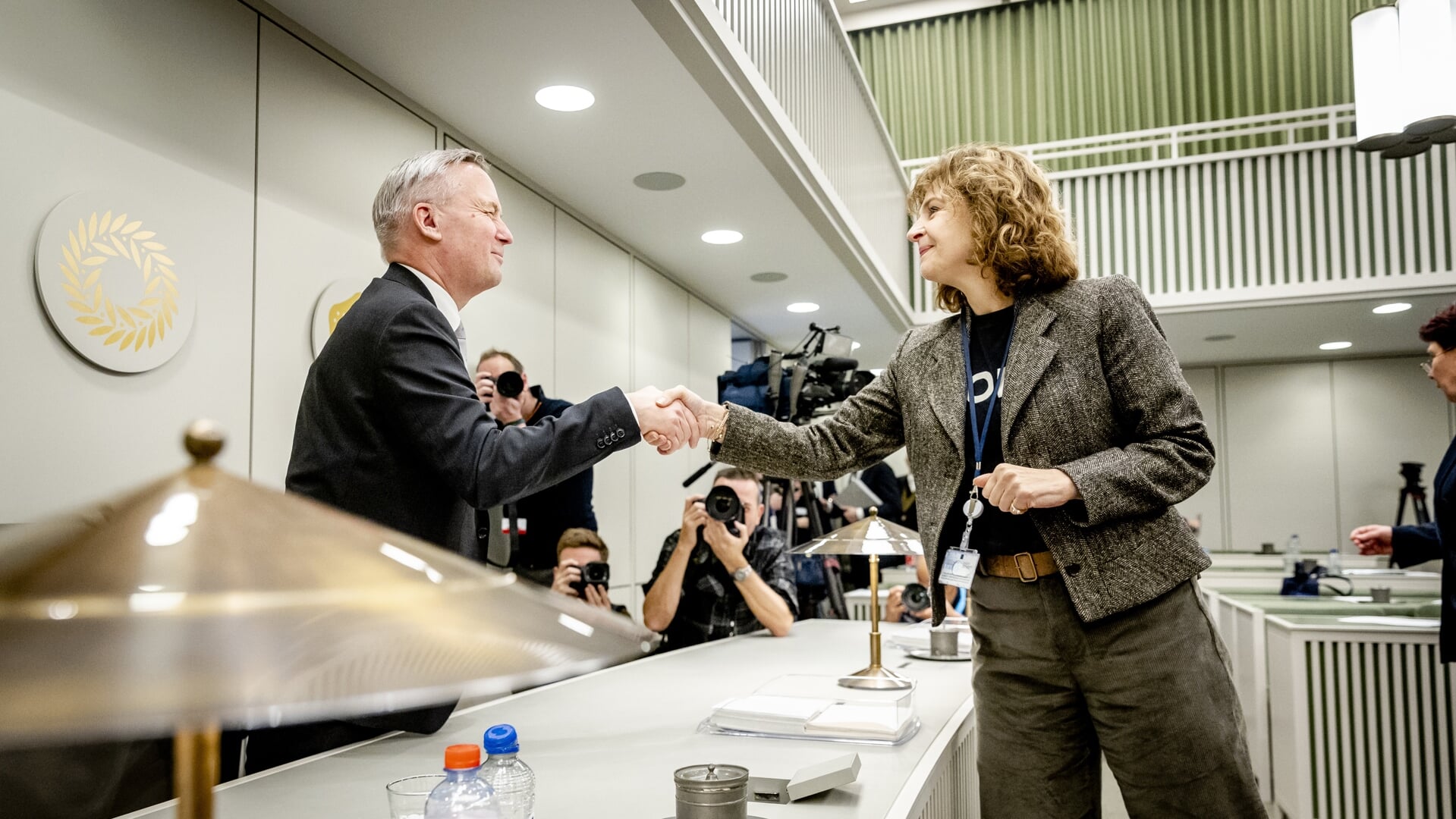 Na zeventien maanden praten, turft Eric van der Burg elke stem voor ...