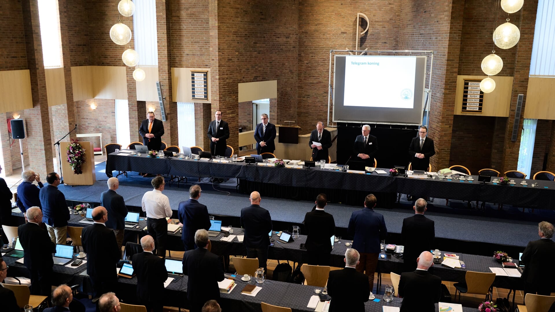 De CGK-synode vergadert vier dagen achter elkaar in de Oenenburgkerk in Nunspeet.