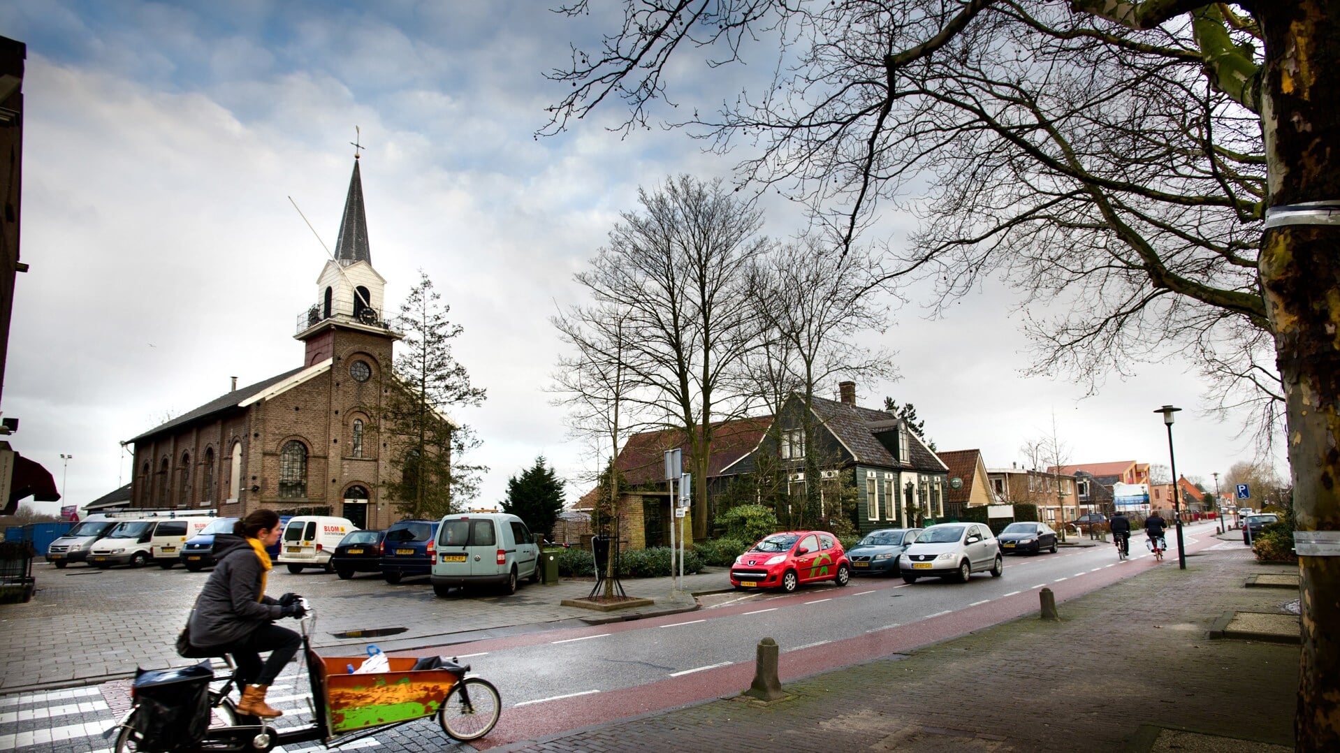 De Nederlands hervormde kerk in Landsmeer raakte leeg in 2002 en werd in 2015 verkocht aan de van oorsprong Filipijnse Iglesia Ni Cristo.