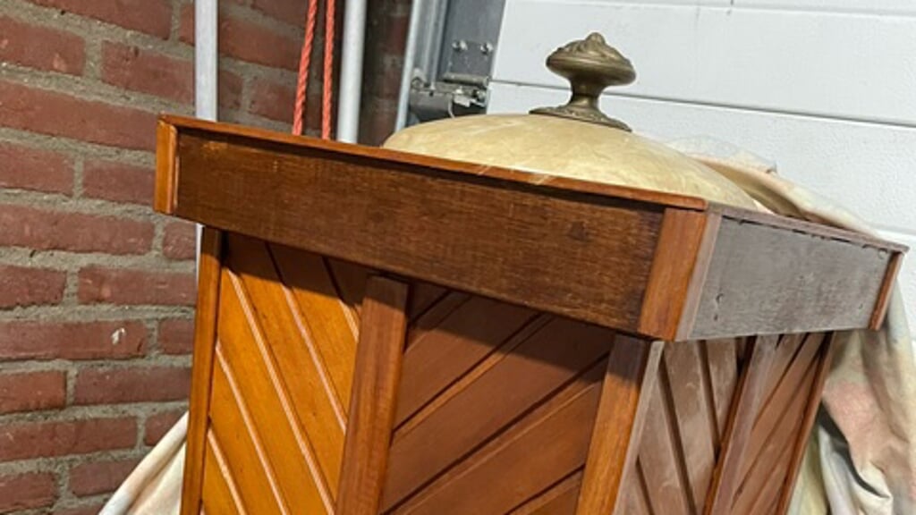 De oude doopvont, die dertig jaar geleden uit de Westerkerk in Eemdijk verdween.