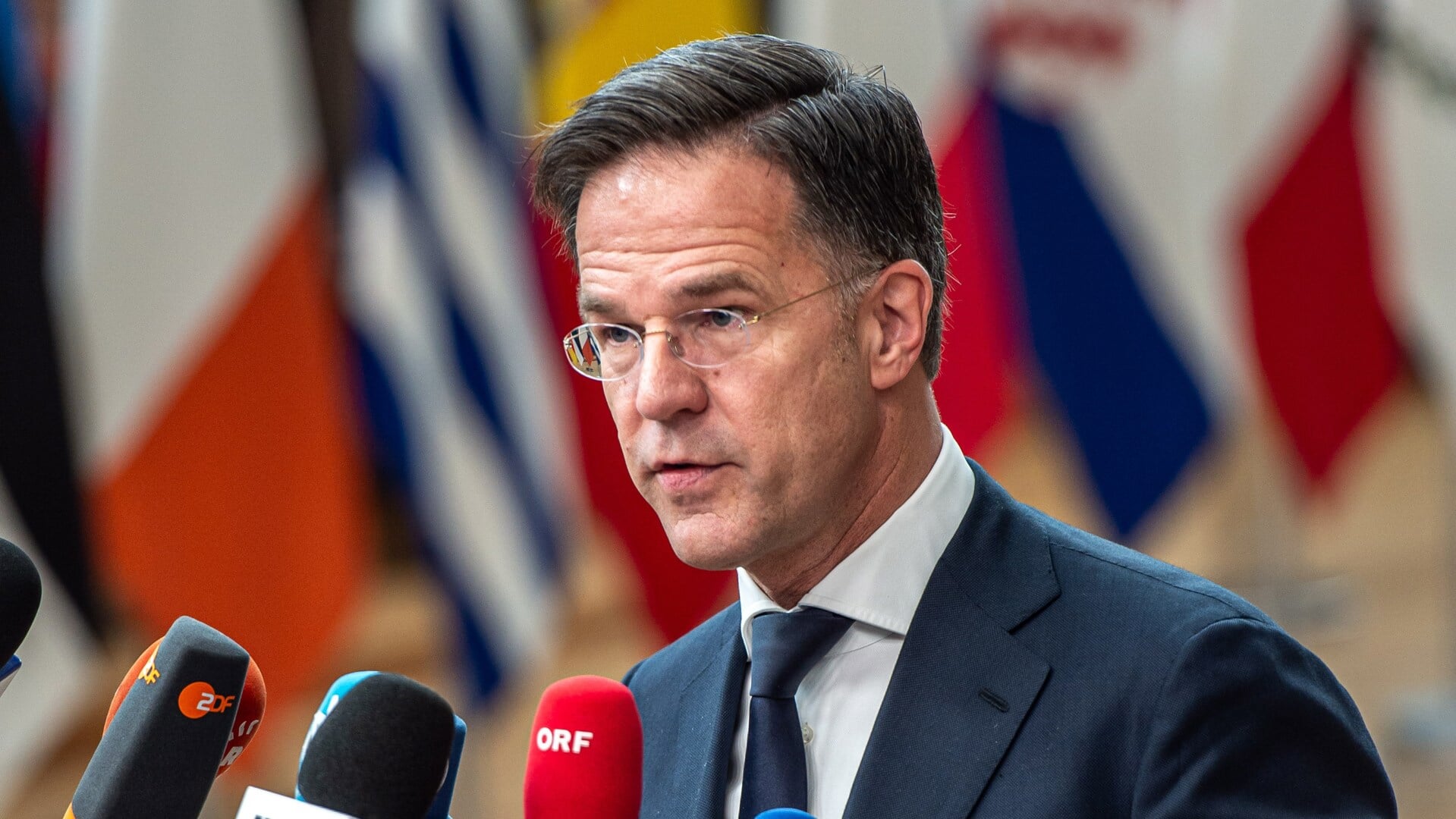 Demissionair premier Mark Rutte komt aan voor een tweedaagse EU-top over buitenlandkwesties als de oorlog in Oekraïne en in Gaza.