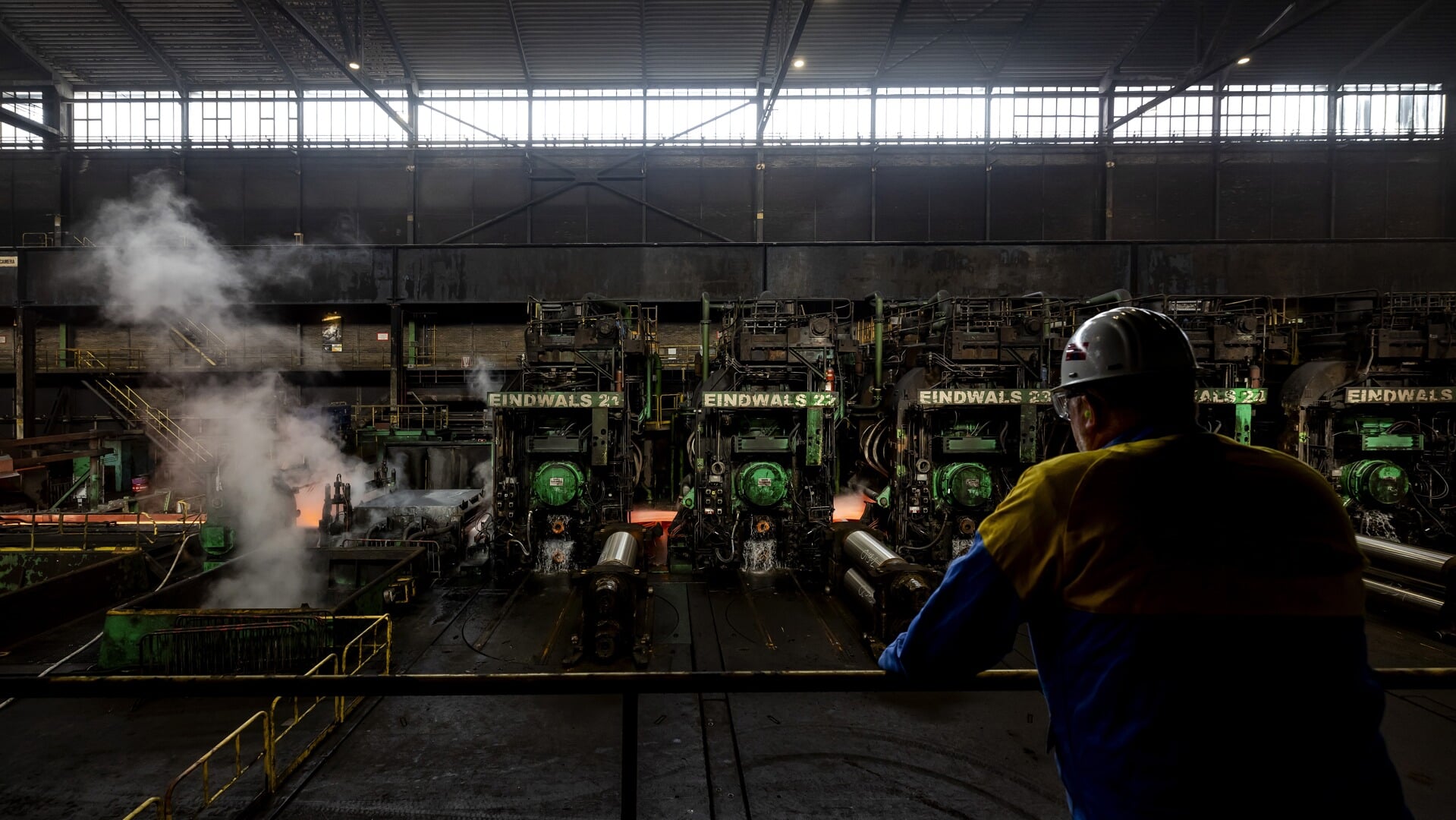De Tata-staalfabriek in IJmuiden deze week vanbinnen.