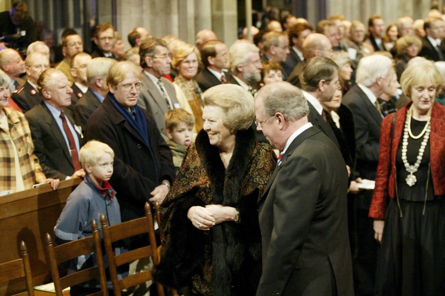 Toenmalig koningin Beatrix was erbij in de Utrechtse Domkerk, toen de eenwording van de Protestantse Kerk een feit werd. Naast haar de hervormde synodevoorzitter Arie van der Plas.