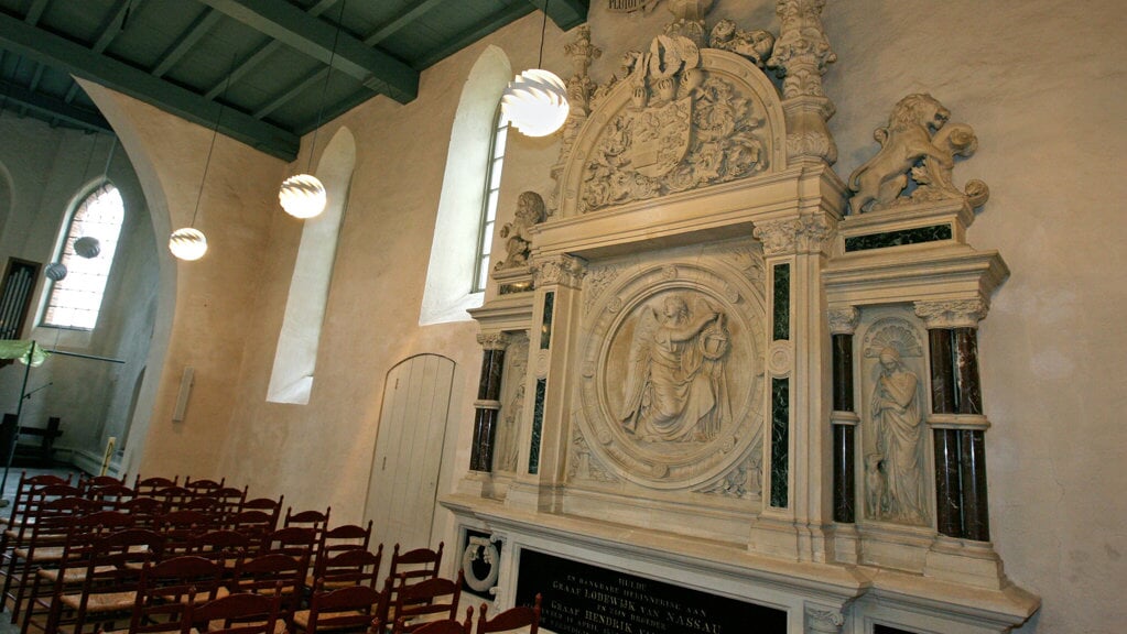 Monument in de hervormde kerk van Heumen ter ere van het bezoek van graaf Lodewijk en graaf Henrik, broers van Willem van Oranje.