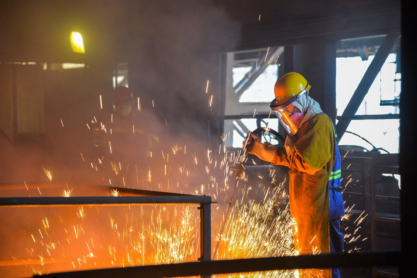 Indonesië stimuleert de bouw van reusachtige nikkelmijnen en smelters.