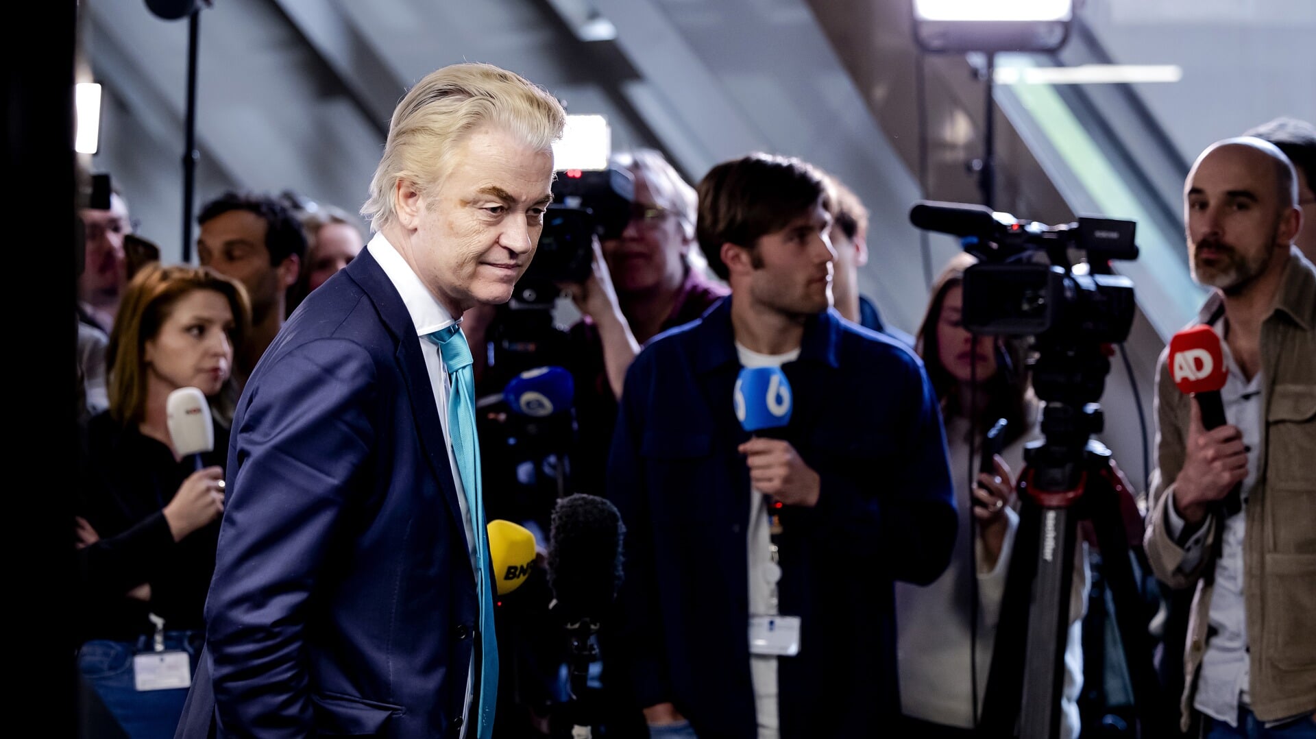 PVV-leider Geert Wilders dinsdag na afloop van de gesprekken met de formerende partijen. 'Het ziet er niet florissant uit op het onderwerp asiel', zei hij.