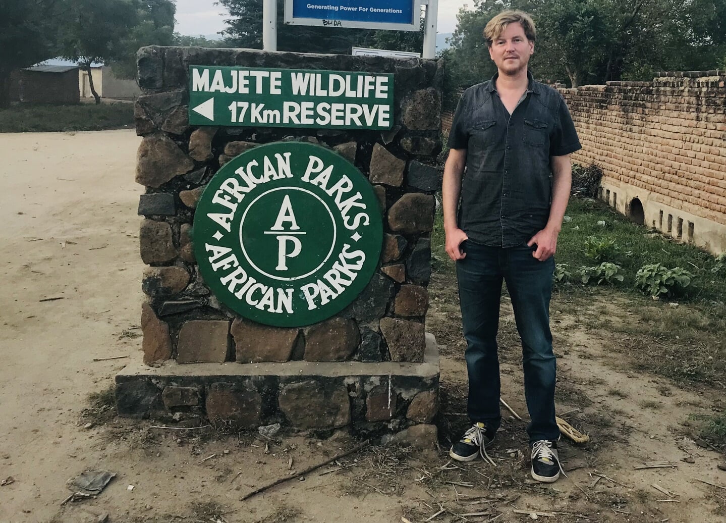 Olivier van Beemen tijdens zijn onderzoek in Malawi.