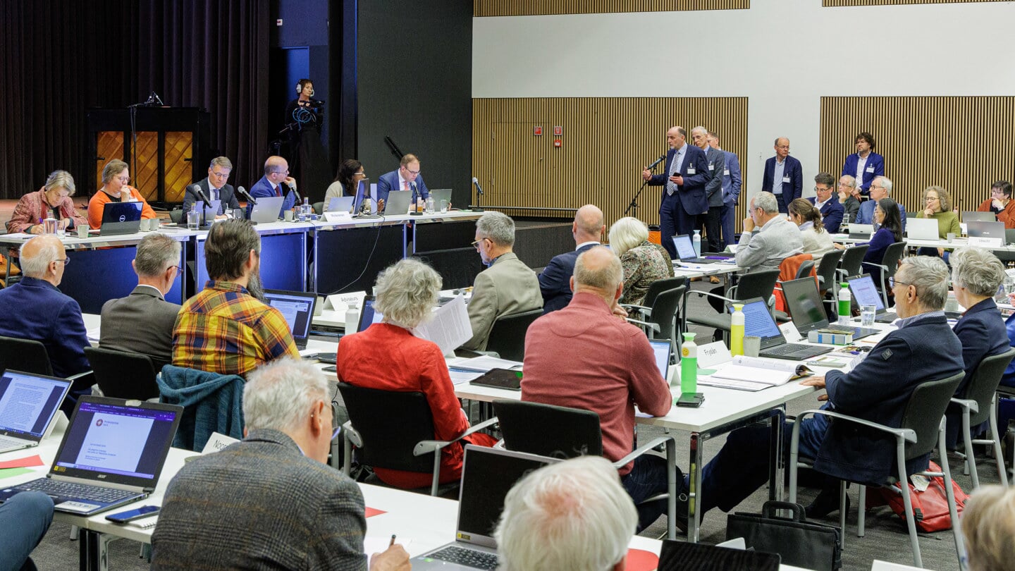 Synodebijeenkomst van de Protestantse Kerk in Nederland, tijdens de bespreking van de nota over Israël en de Palestijnse christenen.