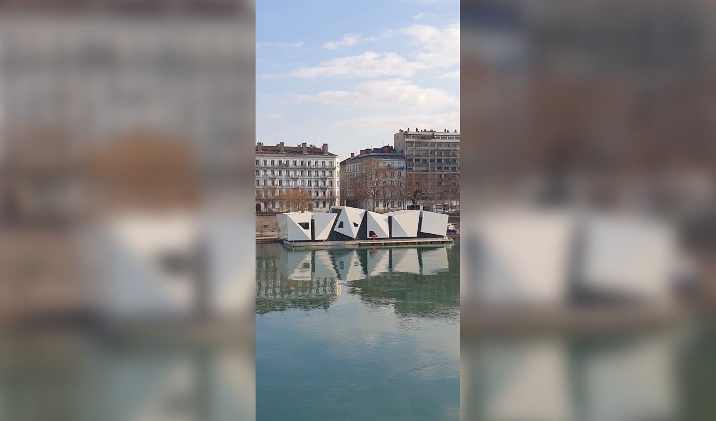 Een theater op het water in de Franse stad Lyon. 'Hiermee hebben we in de binnenstad een plek gecreëerd waar mensen cultuur kunnen beleven die er anders niet was geweest. Dat vind ik gaaf.’