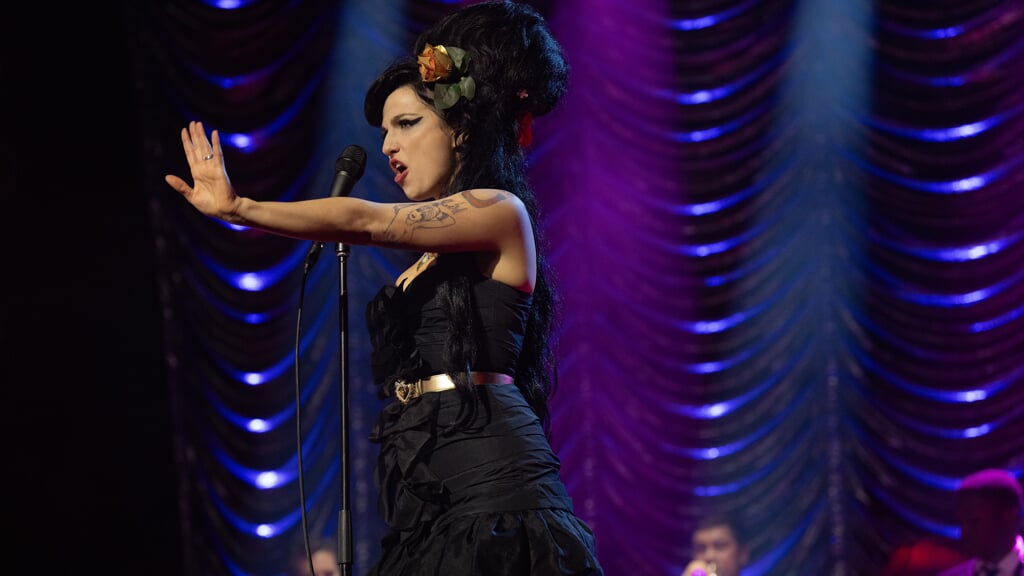 Vanaf 2007 viel Amy Winehouse voortdurend in de prijzen. Maar vanaf dat jaar ging het ook snel bergafwaarts met haar gezondheid.