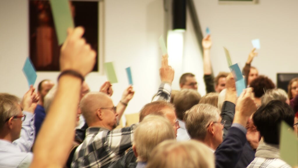 Nederlandse baptisten vergaderen vandaag in Kampen. 'Mag een voorganger nog een hand op je schouder leggen?'