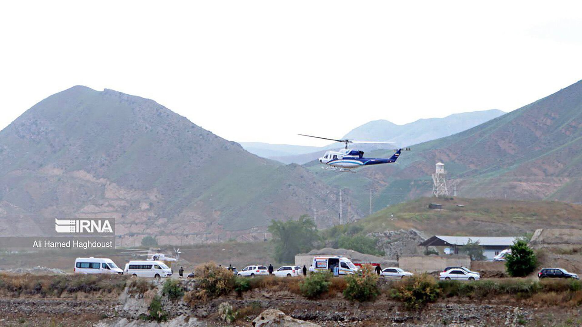 De helikopter met aan boord president Raisi stijgt op in Oost-Azerbeidzjan.